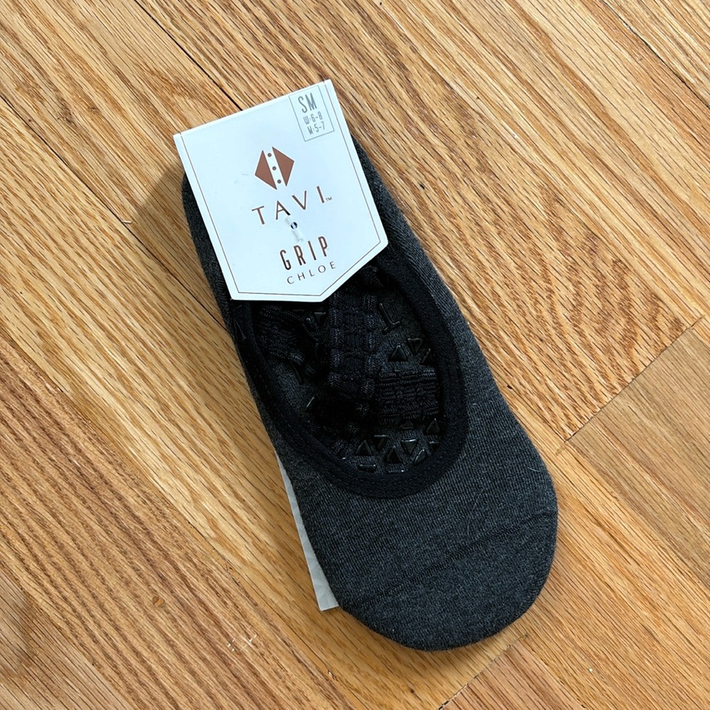 TAVI Chloe grip socks